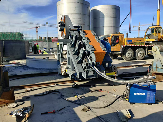 WFY7-133NC釜體罐體外壁半圓管自動纏繞生產線